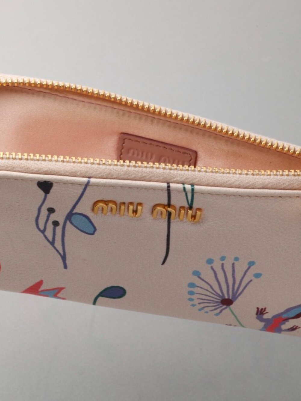 Miu Miu Light Pink Floral Wallet - Picture 3 of 7